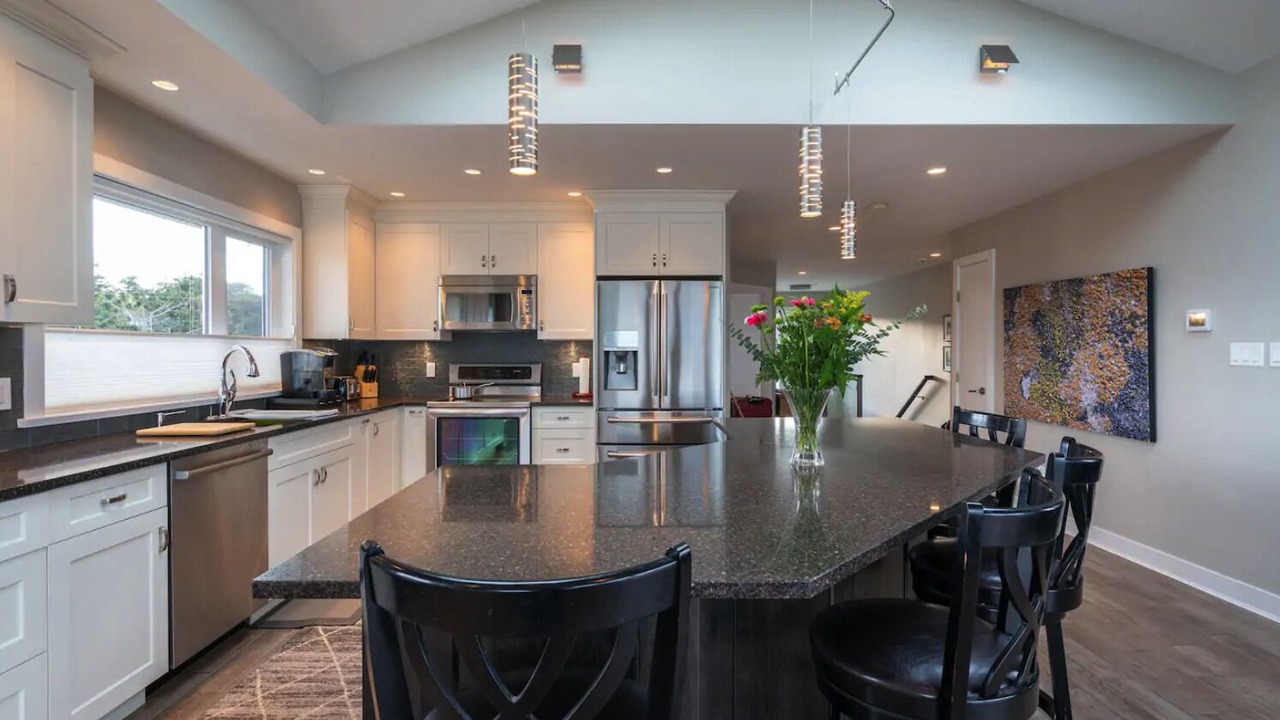 Photo of Kitchen in Saanich East