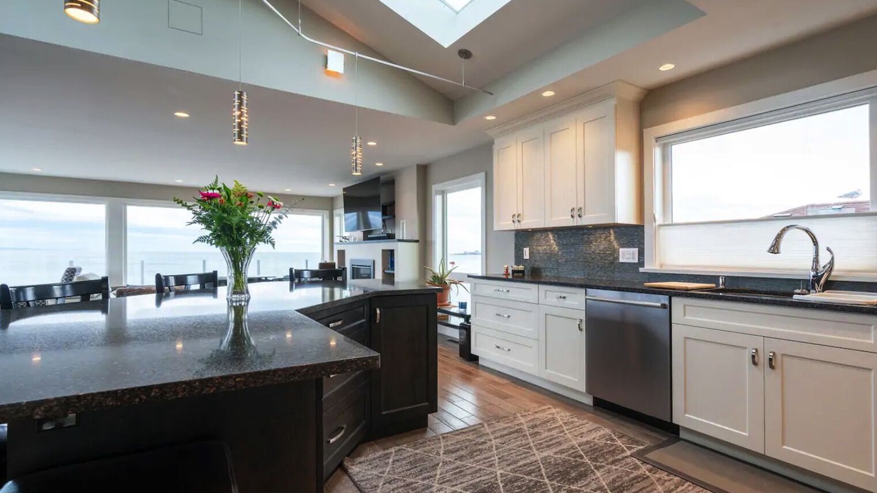 Photo of Kitchen in Saanich East