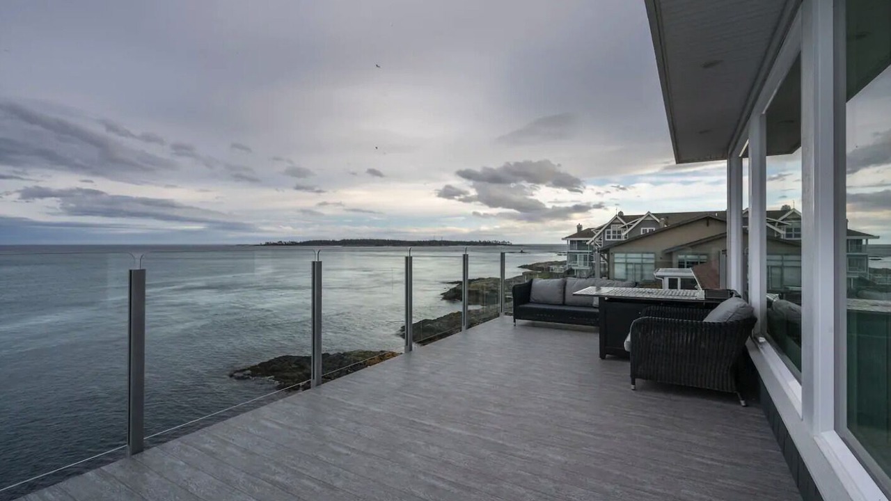 Photo of Patio Balcony in Saanich East