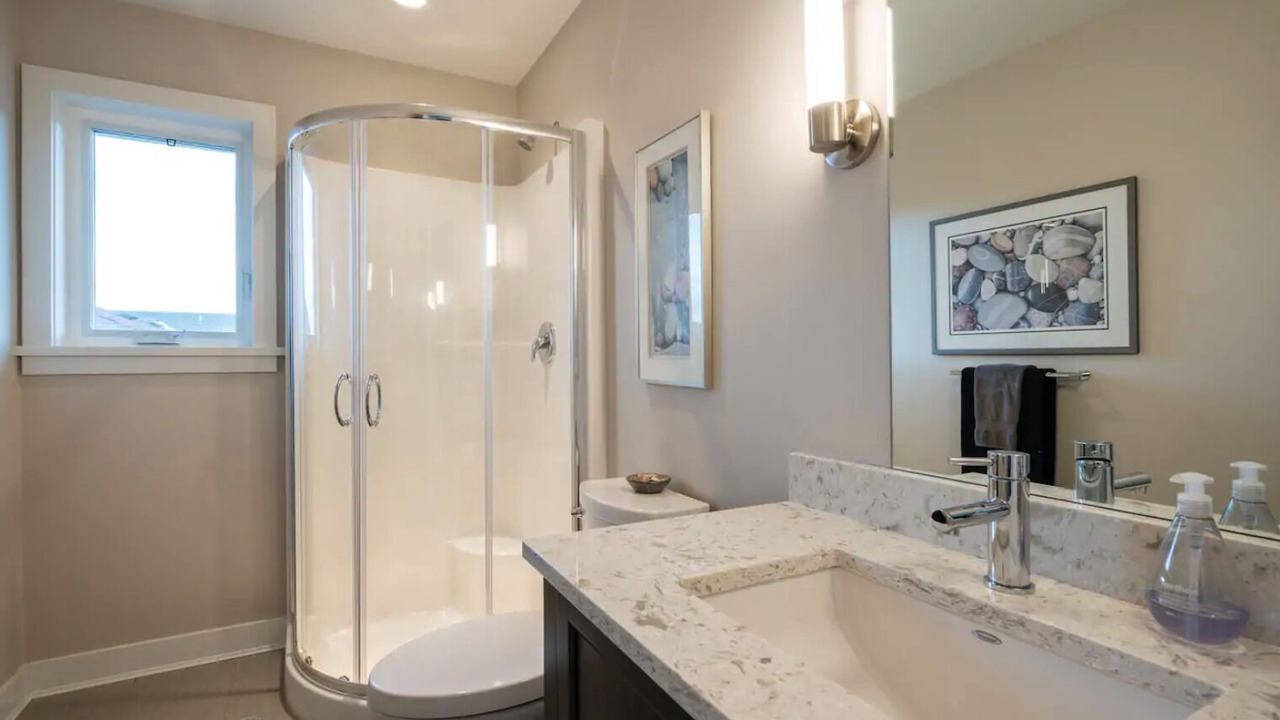 Photo of Bathroom in Saanich East