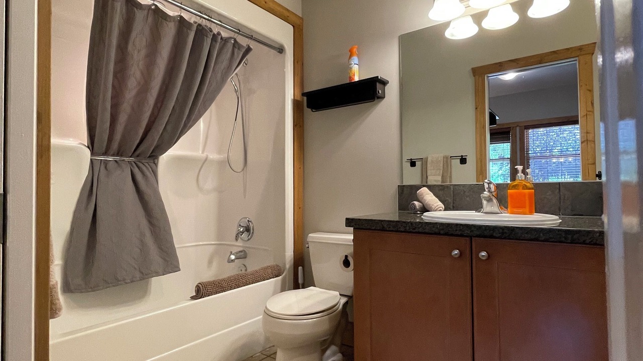 Photo of Bathroom in Okanagan-Similkameen
