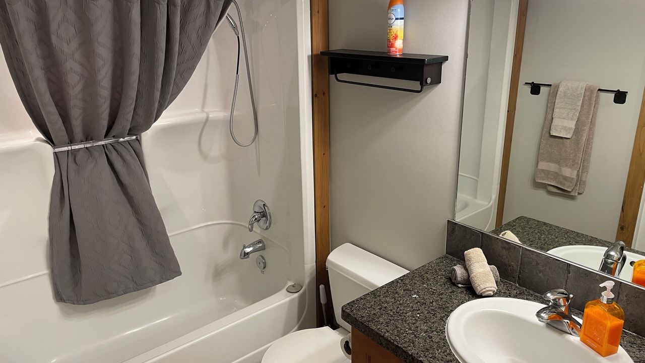 Photo of Bathroom in Okanagan-Similkameen