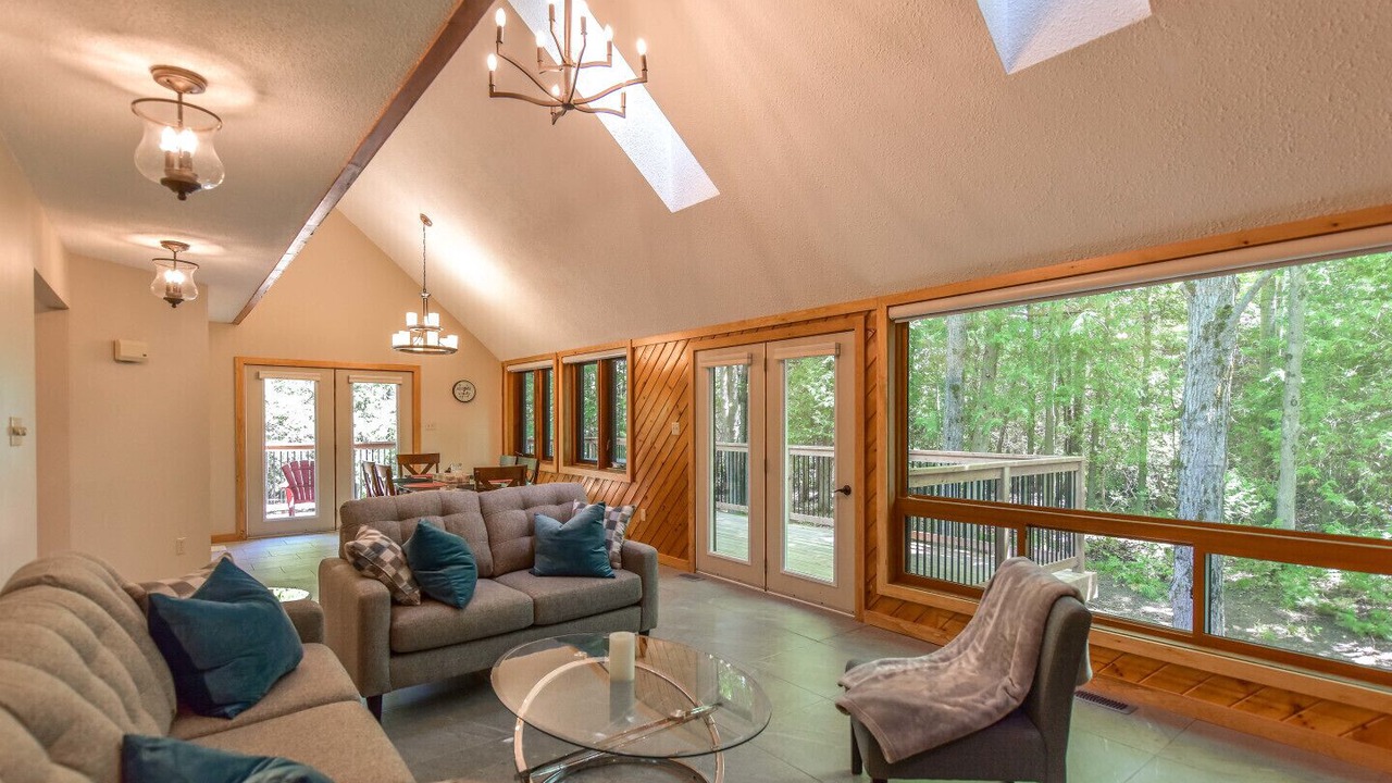 Photo of Livingroom in Ramara