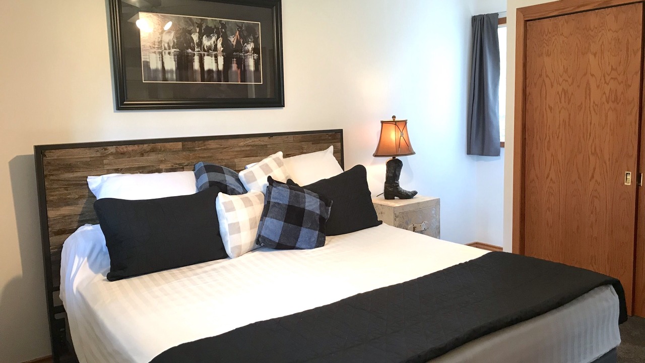 Photo of Bedroom in Bragg Creek