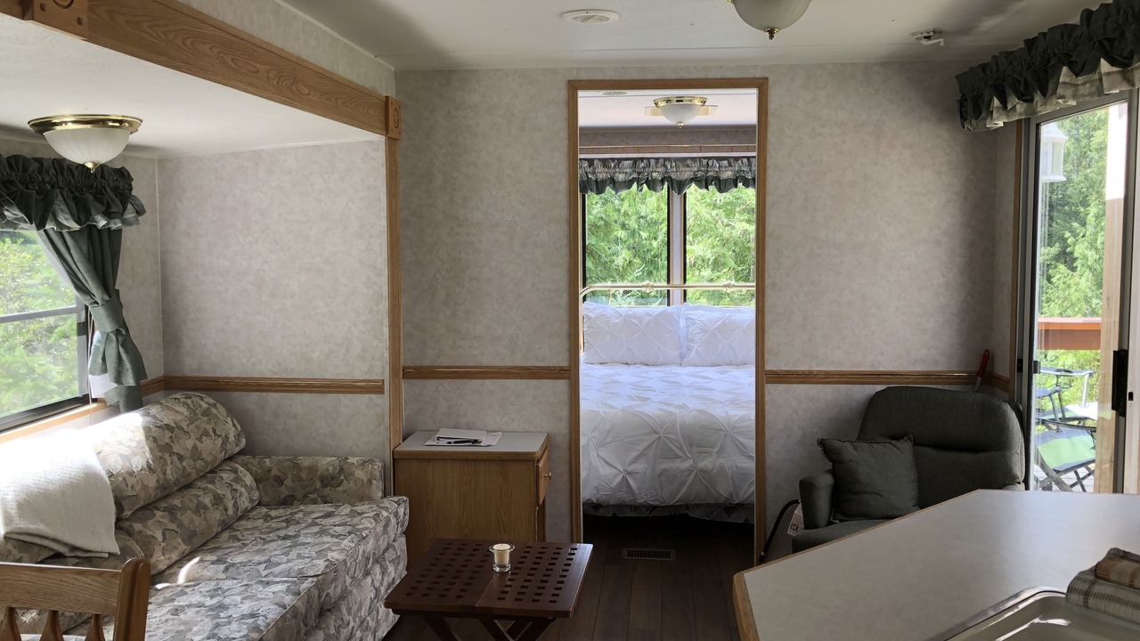 Photo of Bedroom in Garden Bay