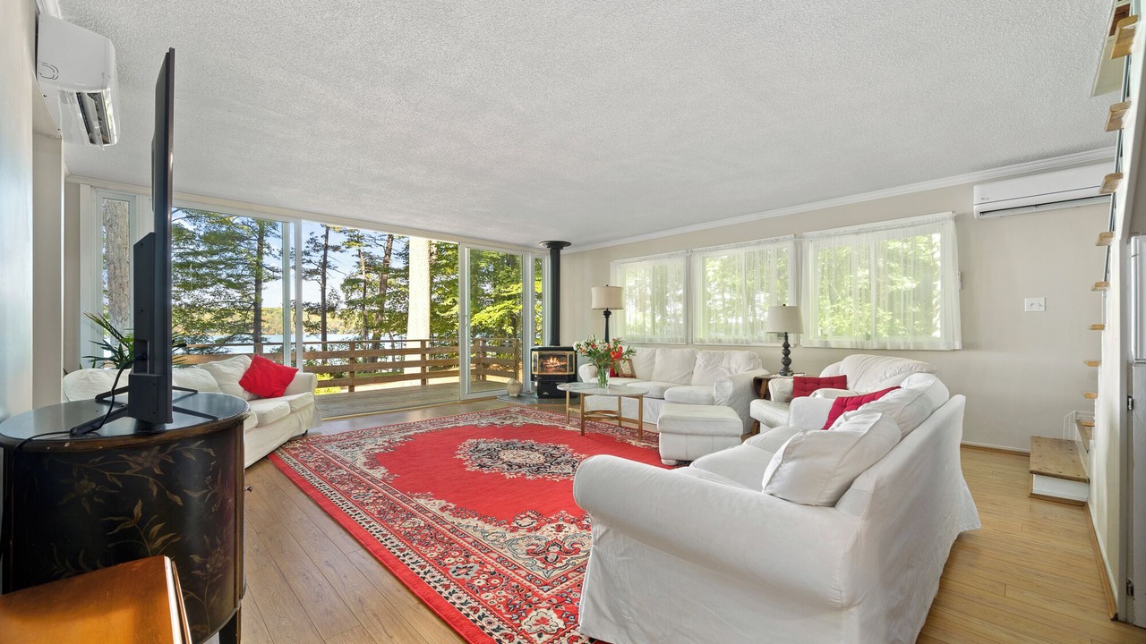 Photo of Livingroom in Prince Edward