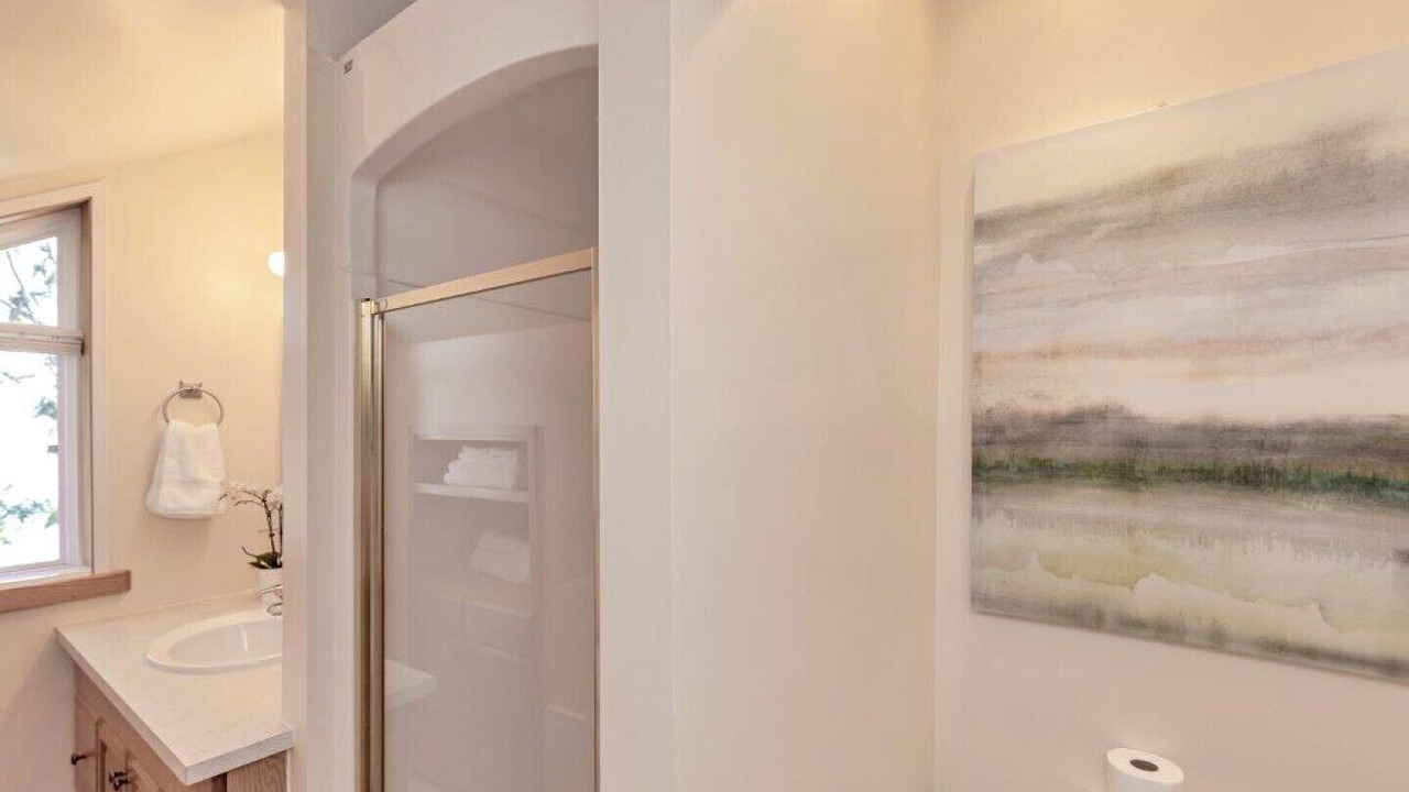 Photo of Bathroom in Otter Point