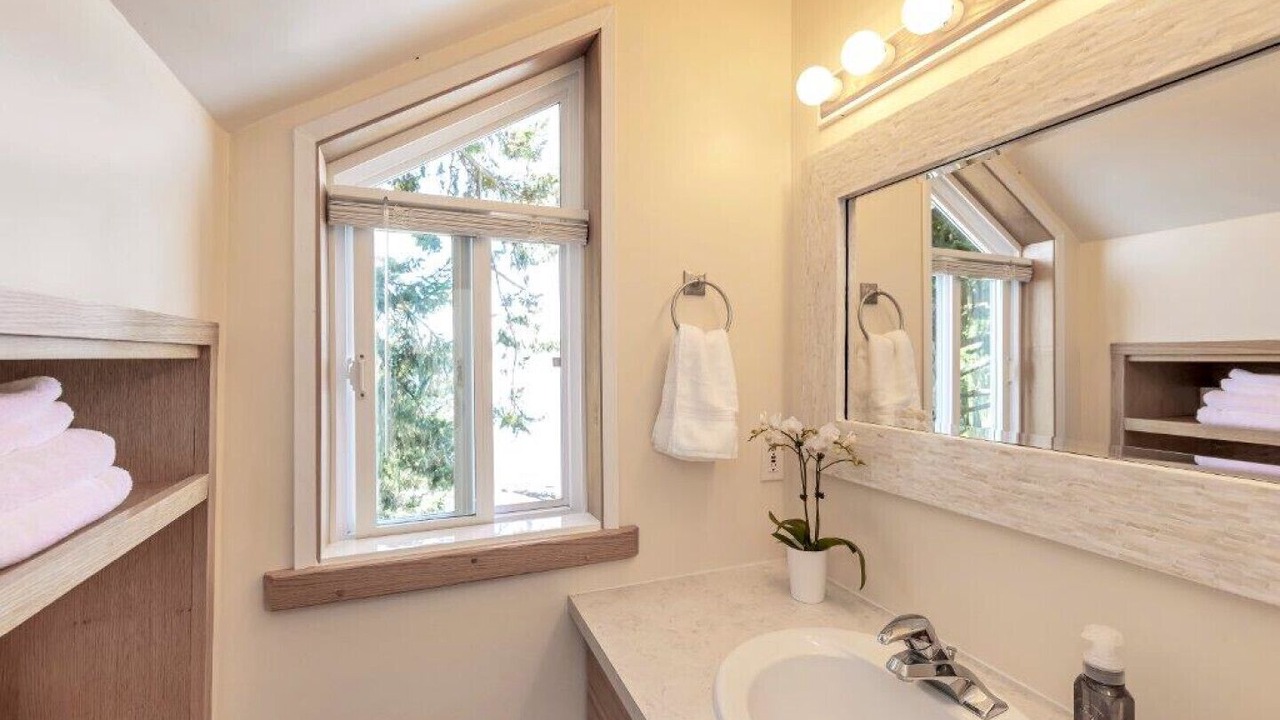 Photo of Bathroom in Otter Point