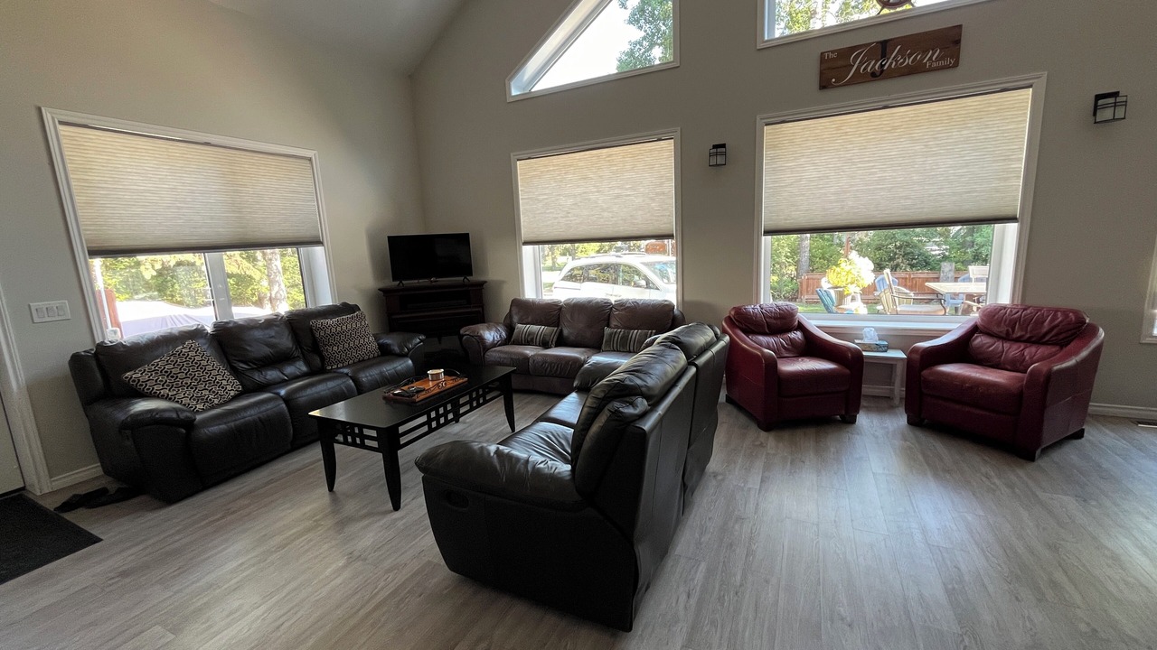 Photo of Livingroom in Sylvan Lake