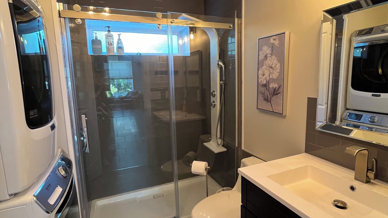 Photo of Bathroom in Sylvan Lake