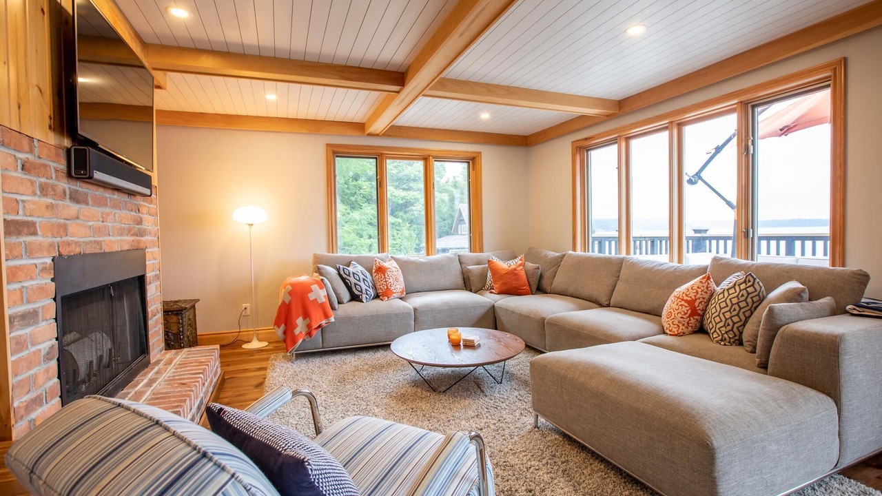 Photo of Livingroom in MacTier