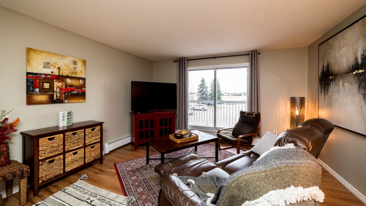 Photo of Livingroom in Jasper Place