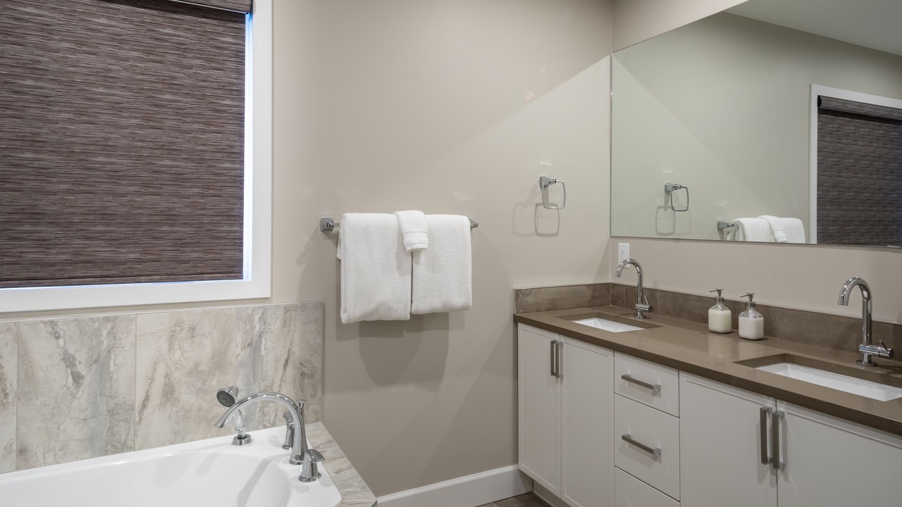 Photo of Bathroom in Golden