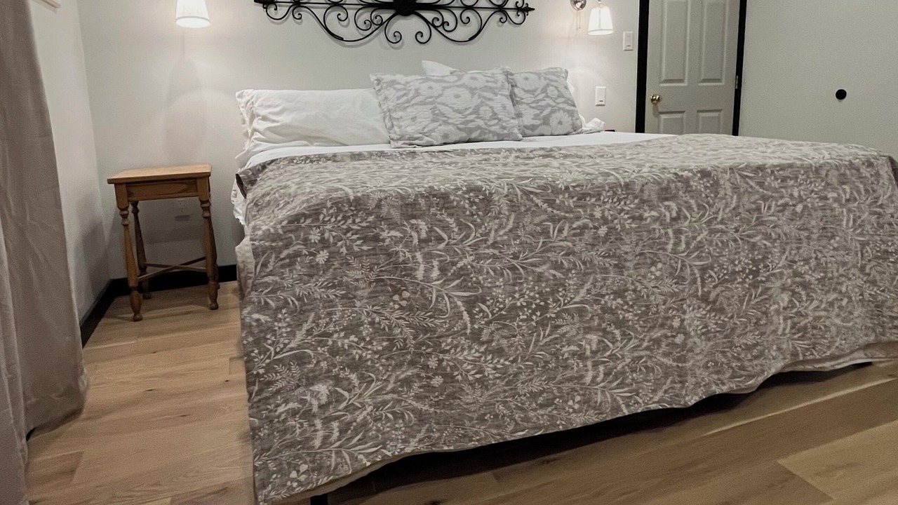 Photo of Bedroom in Okanagan-Similkameen