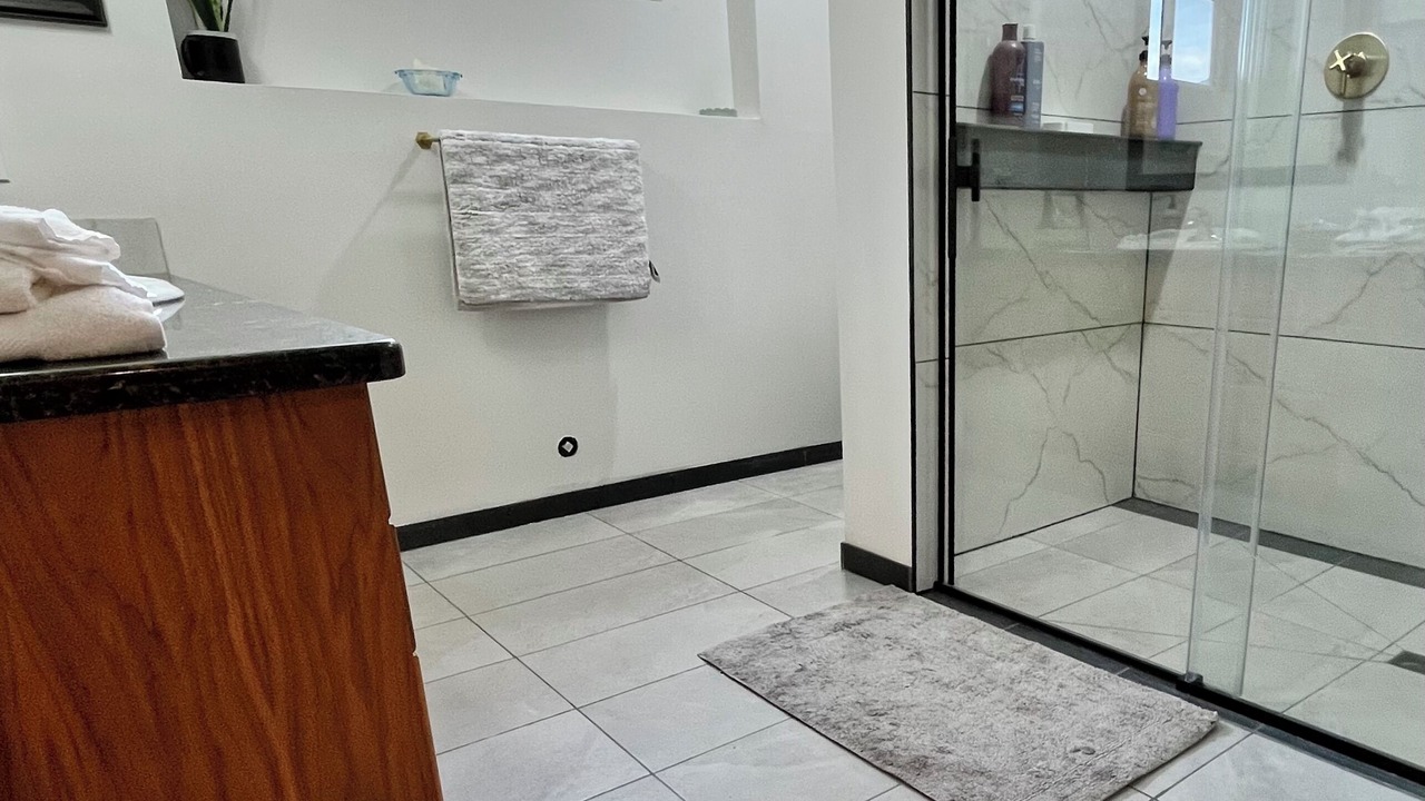 Photo of Bathroom in Okanagan-Similkameen