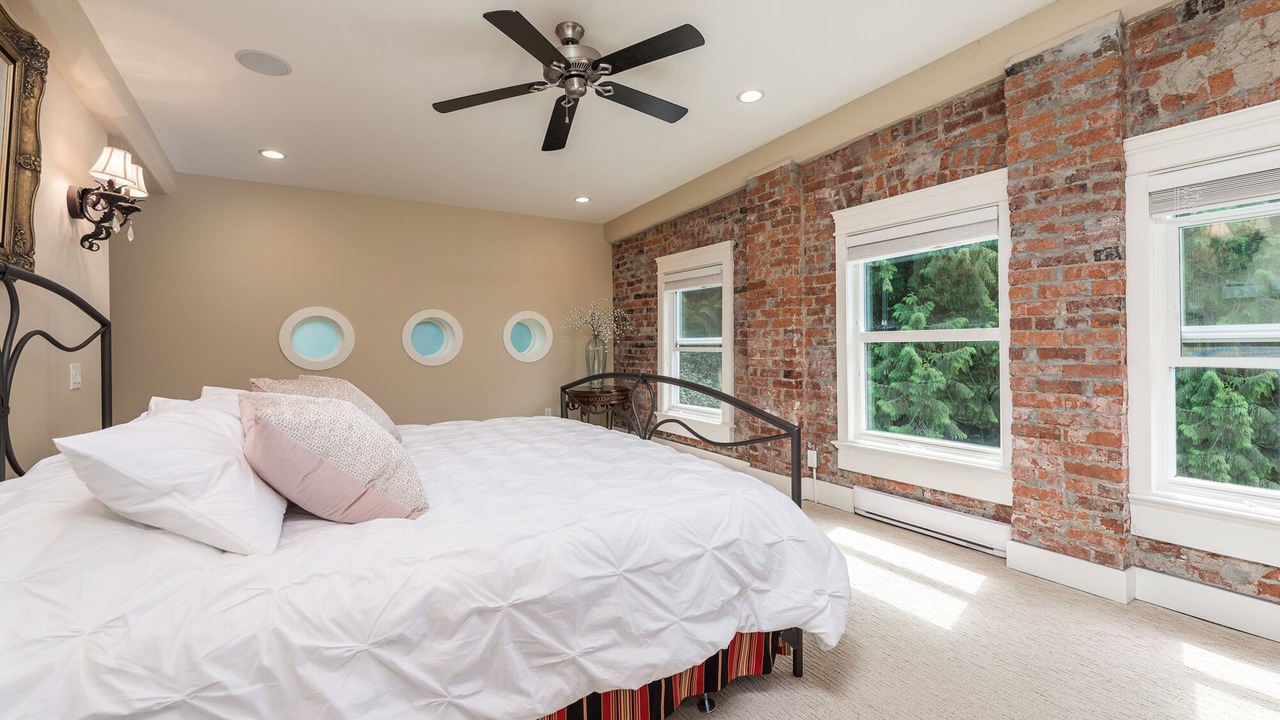 Photo of Bedroom in Sumas Prairie