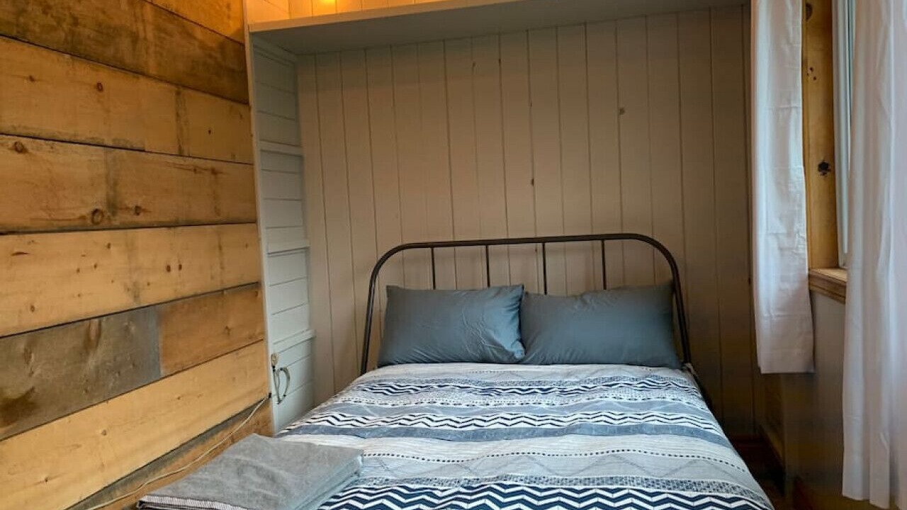 Photo of Bedroom in Waubaushene