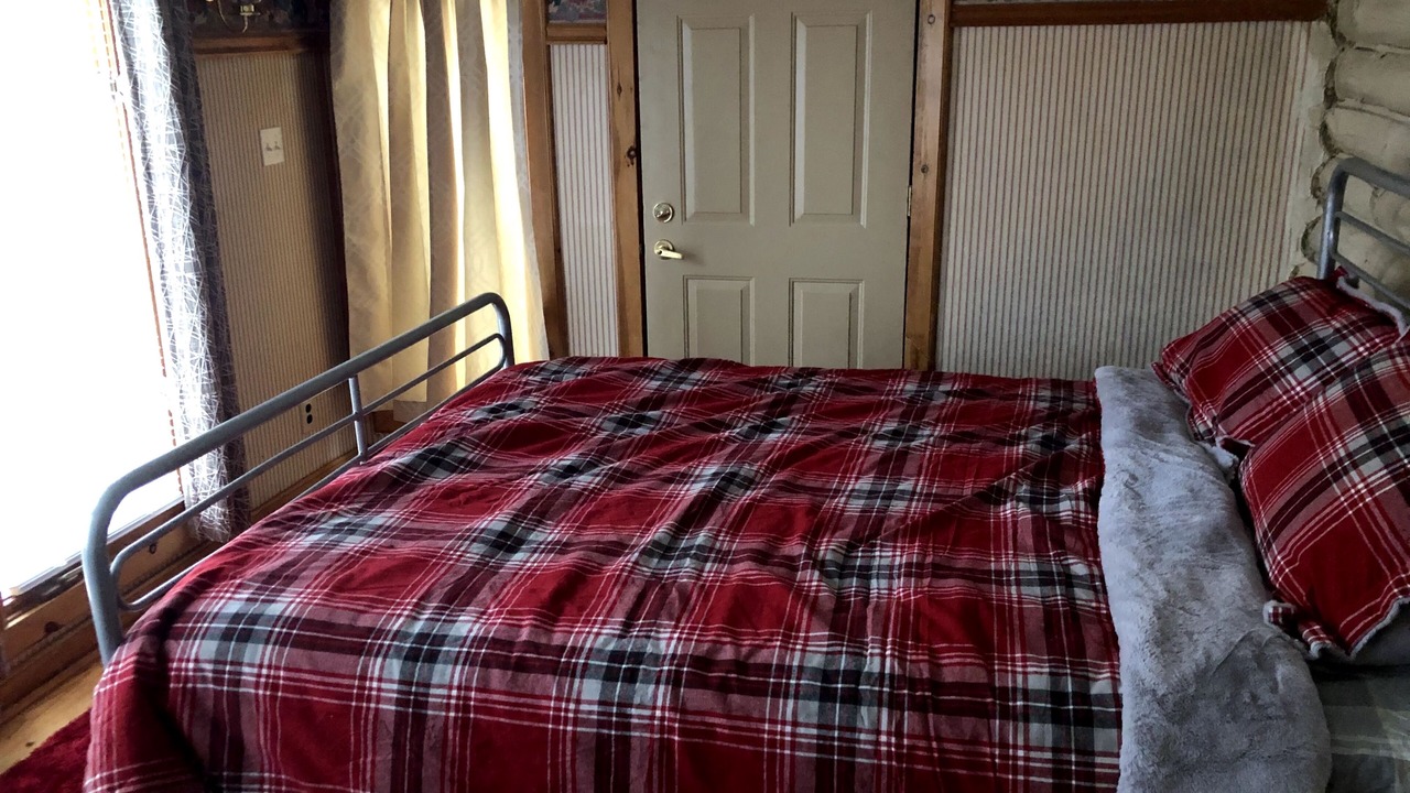 Photo of Bedroom in Unorganized Centre Parry Sound
