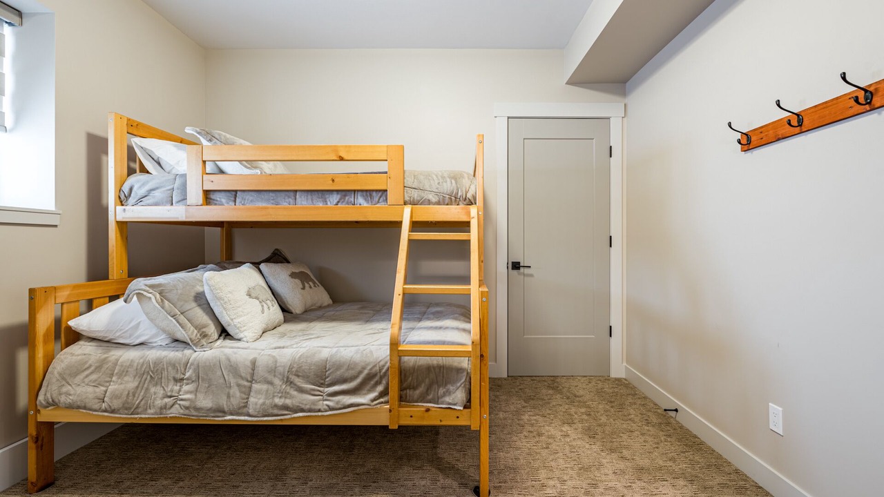 Photo of Bedroom in Silver Star Mountain