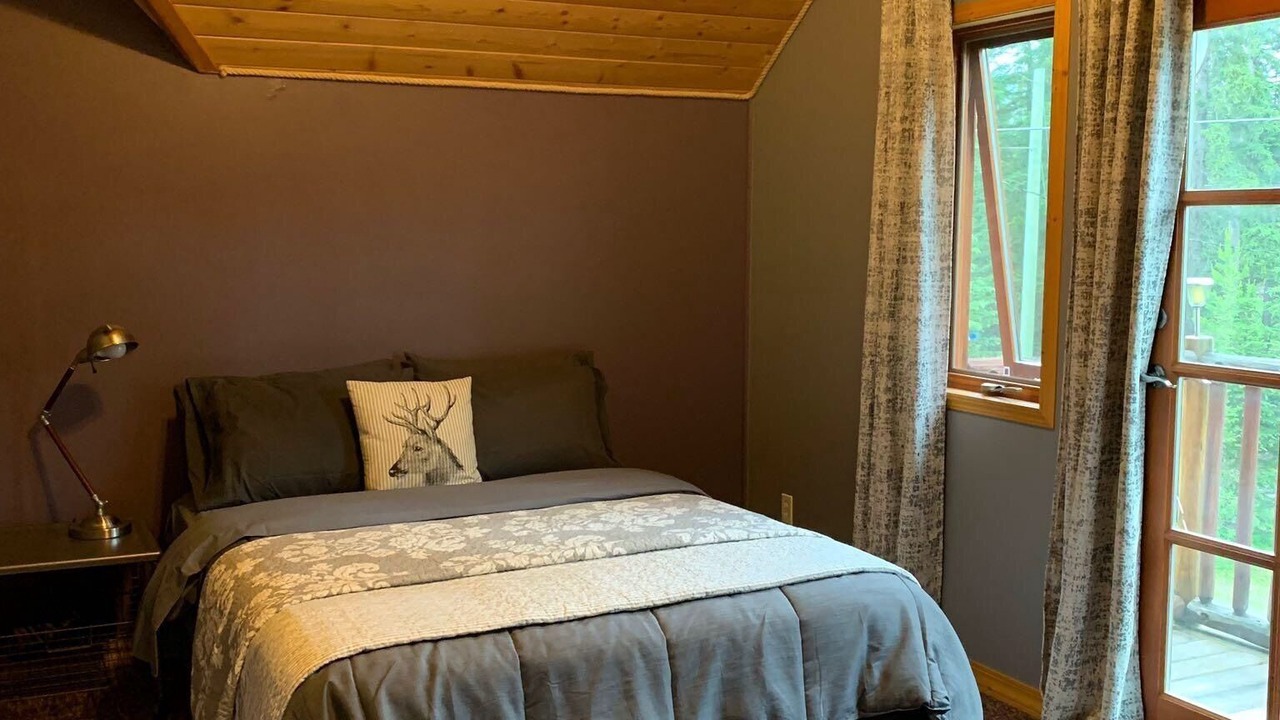 Photo of Bedroom in Logan Lake