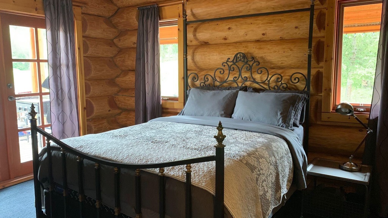 Photo of Bedroom in Logan Lake