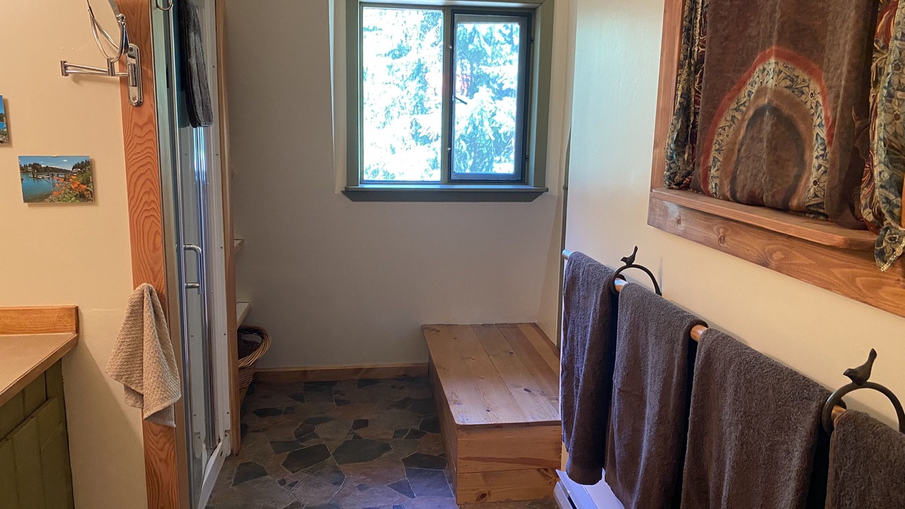 Photo of Bathroom in Kaslo