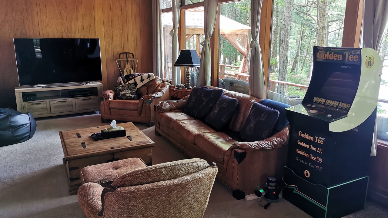 Photo of Livingroom in Muskoka Lakes