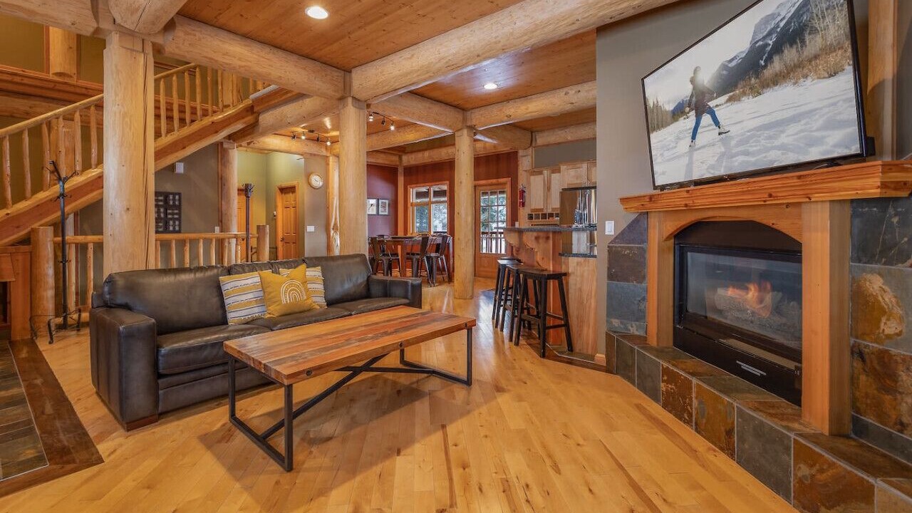Photo of Livingroom in East Kootenay