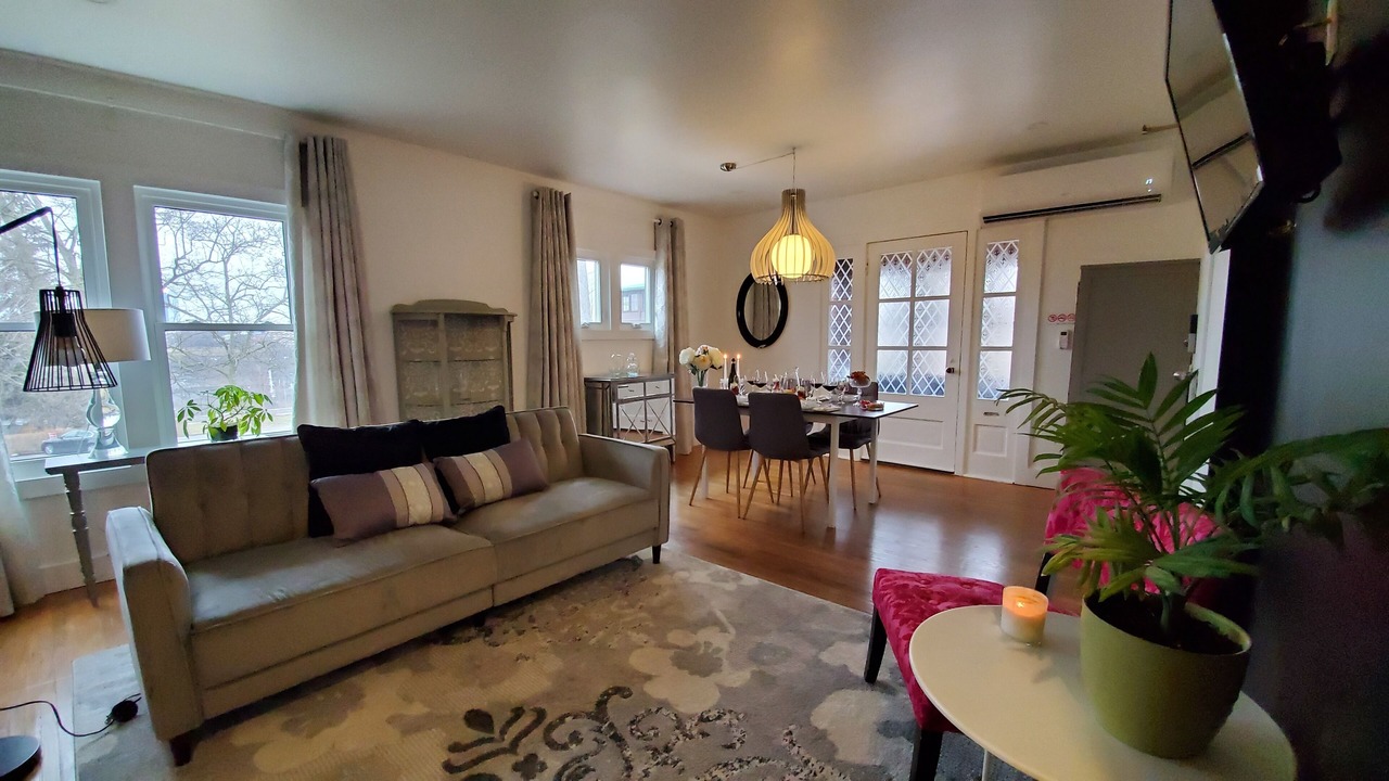 Photo of Livingroom in Niagara Falls