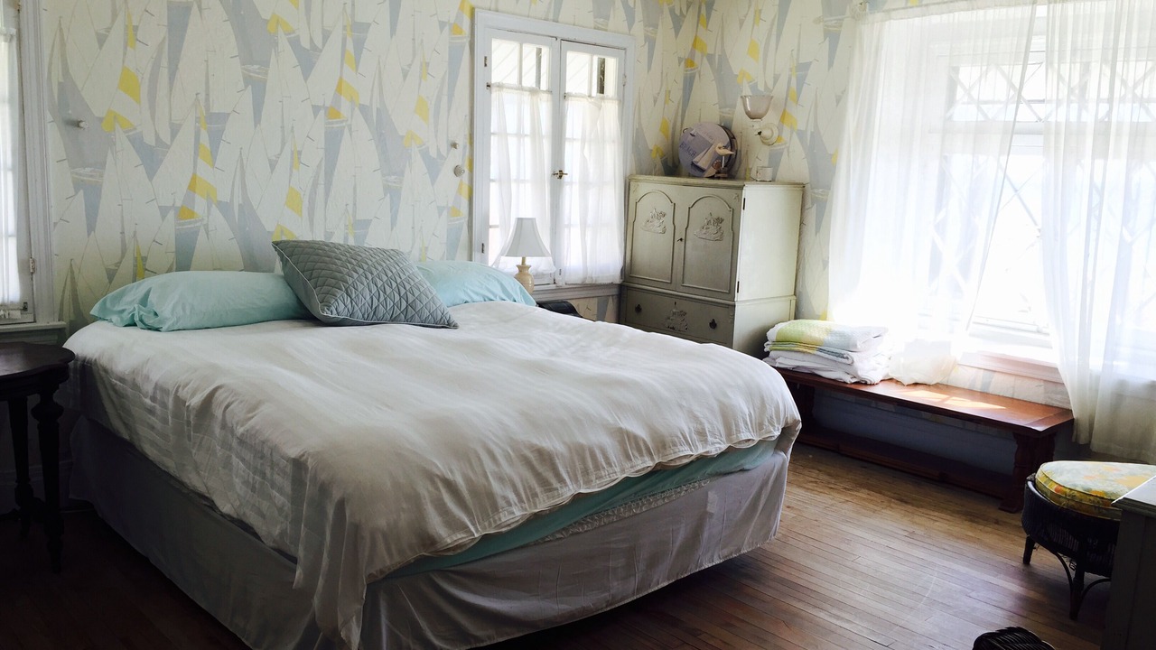 Photo of Bedroom in Waverly Beach