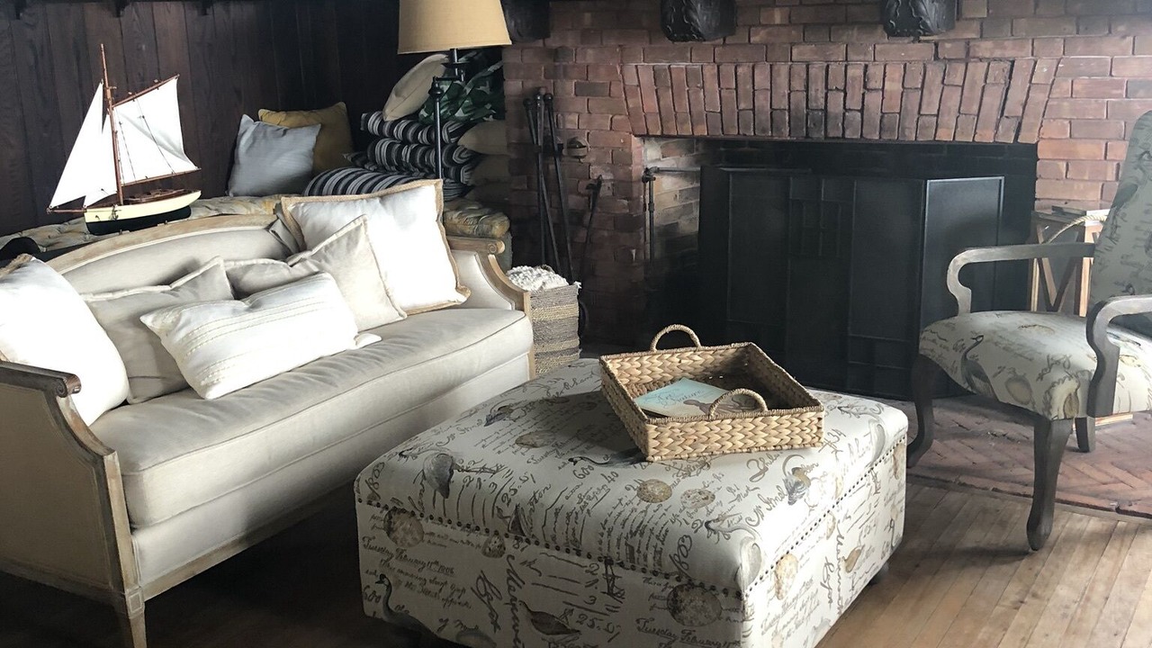 Photo of Livingroom in Waverly Beach