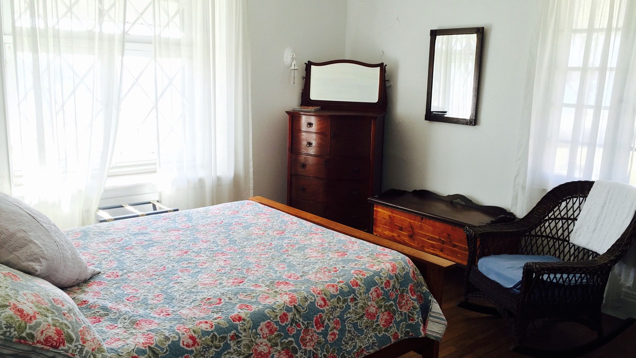 Photo of Bedroom in Waverly Beach