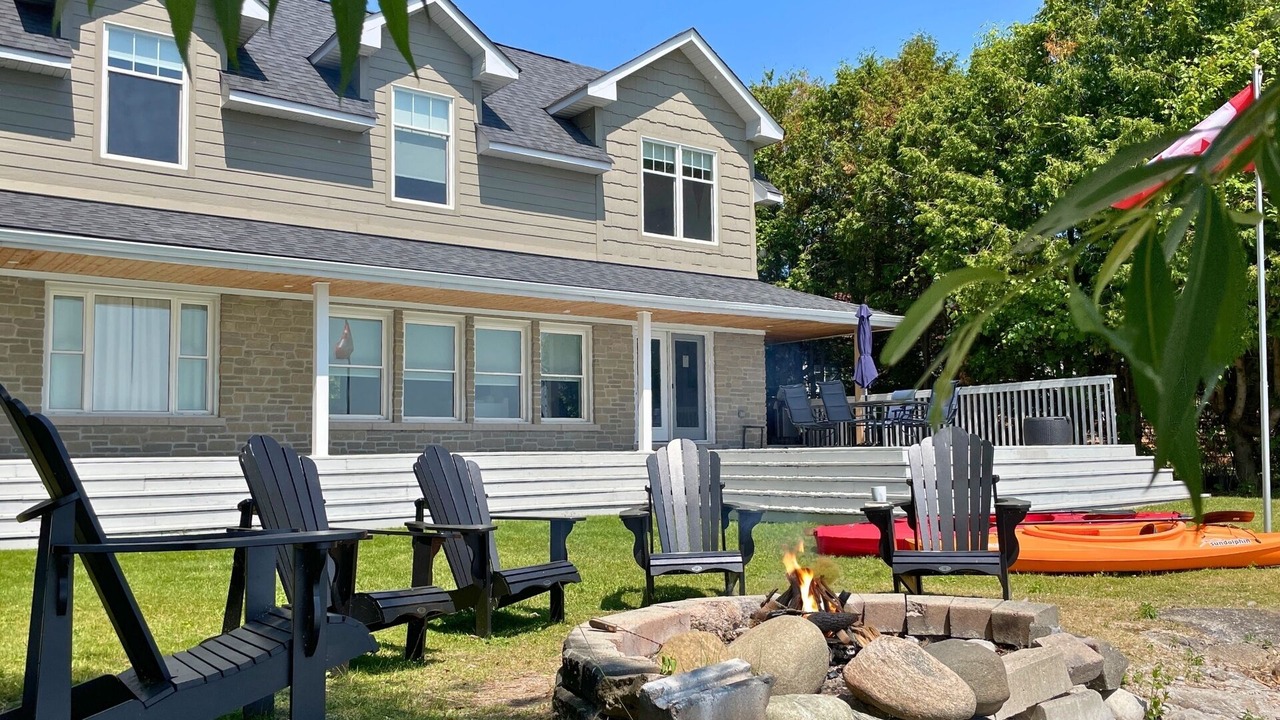 Photo of Patio Balcony in Big Bay Point