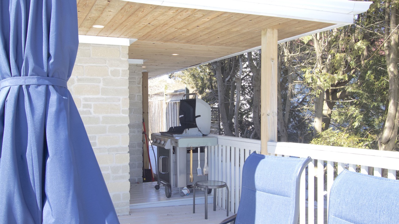 Photo of Patio Balcony in Big Bay Point