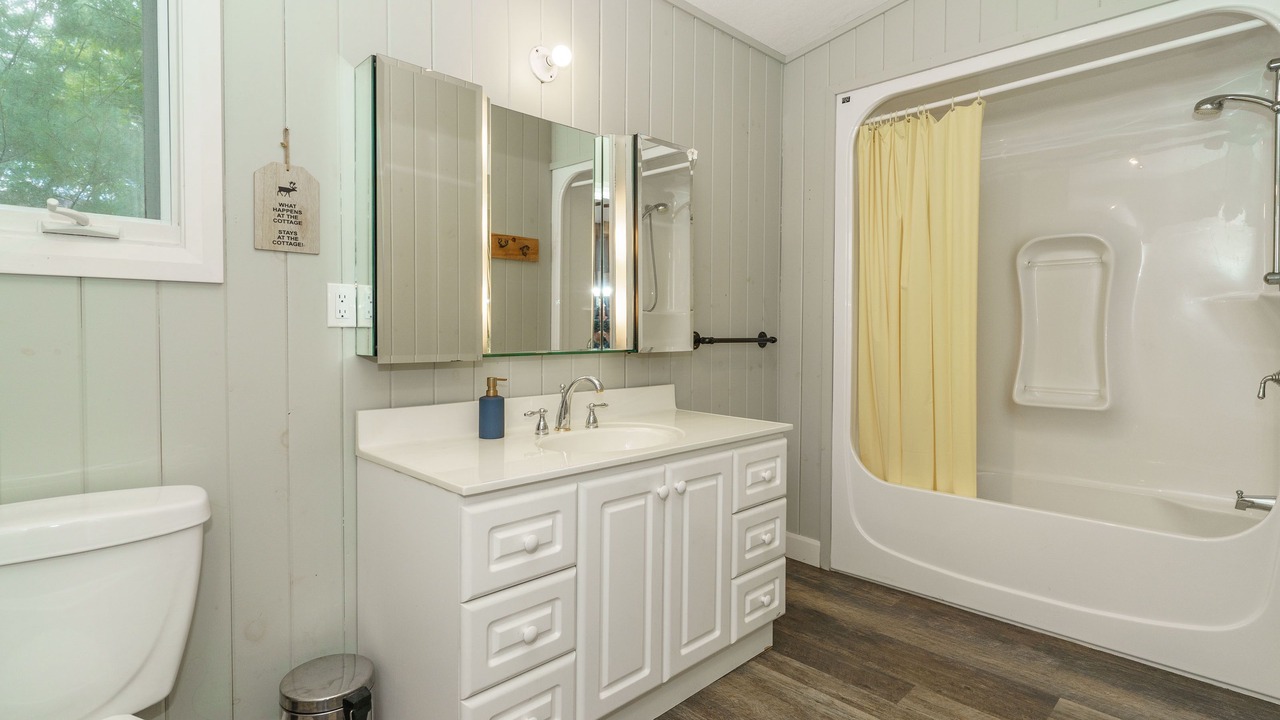 Photo of Bathroom in Utterson