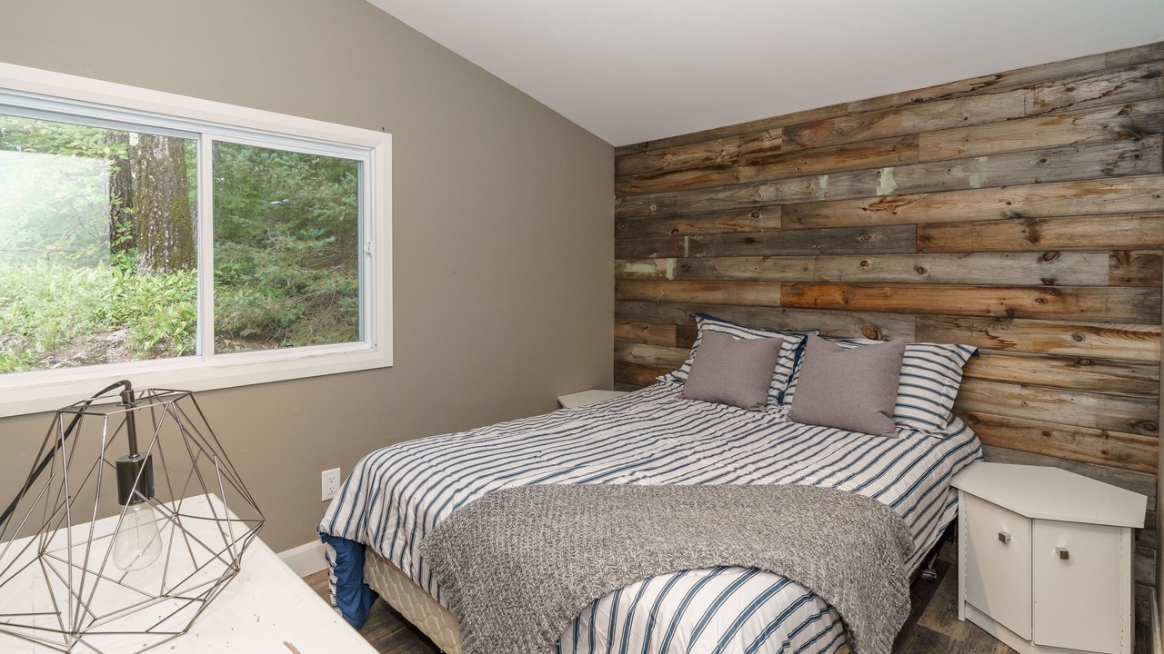 Photo of Bedroom in Utterson