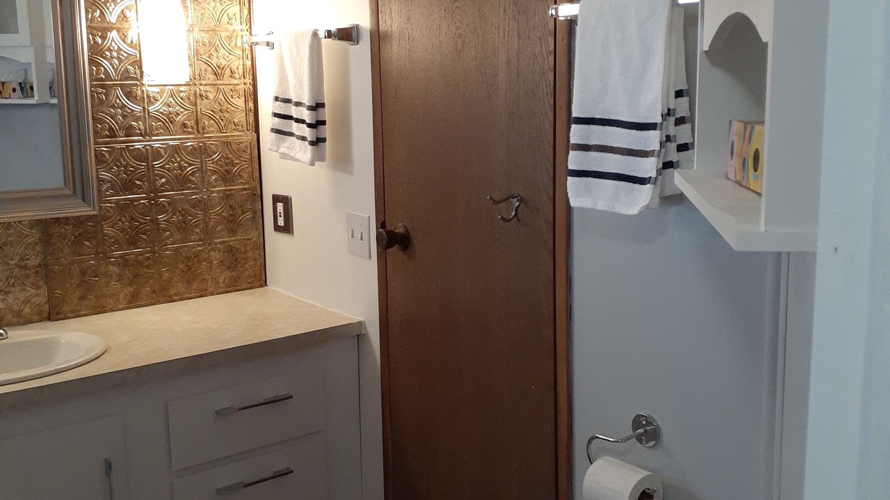 Photo of Bathroom in Maple Creek