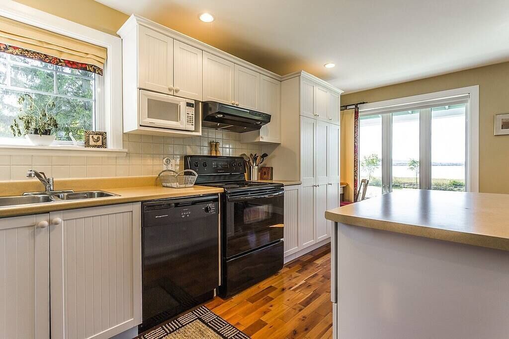 Photo of Kitchen in Lac-Brome