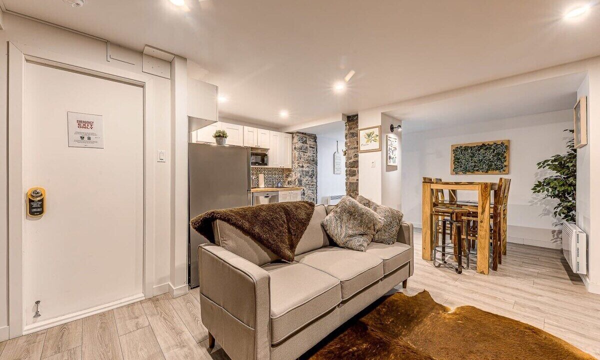 Photo of Livingroom in Old Quebec