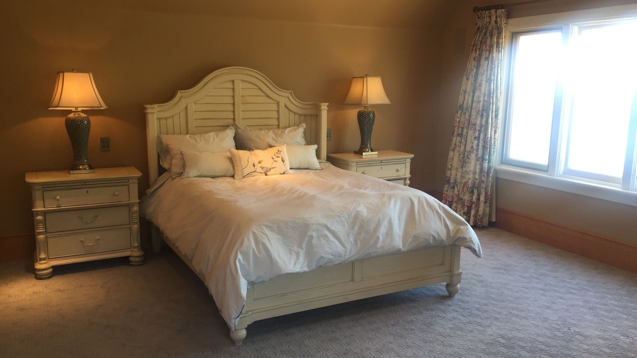 Photo of Bedroom in Saanich East