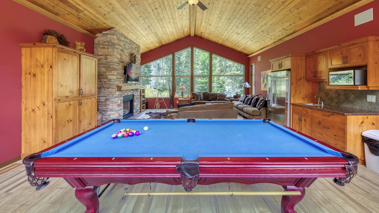 Photo of Livingroom in Forest Ridge Estates