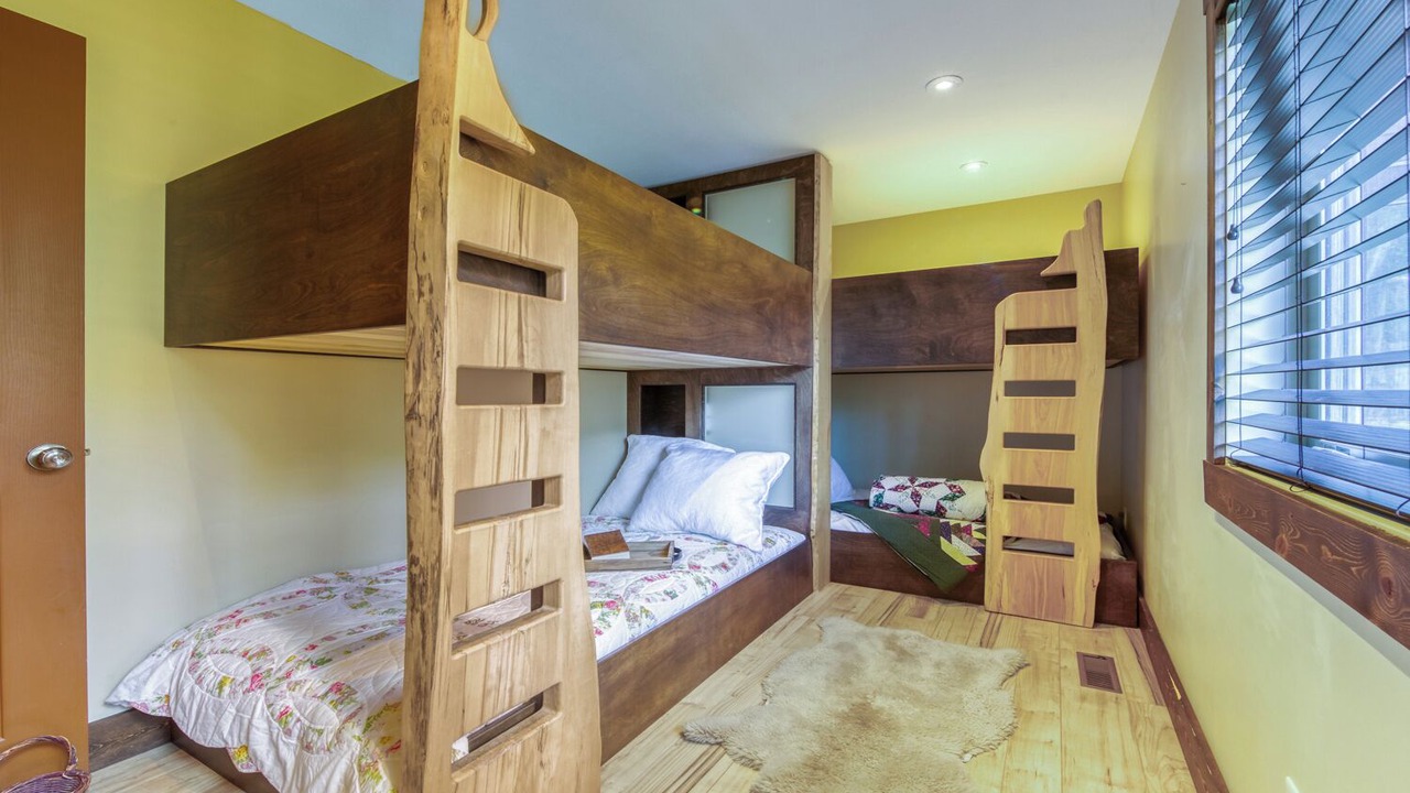 Photo of Bedroom in Forest Ridge Estates