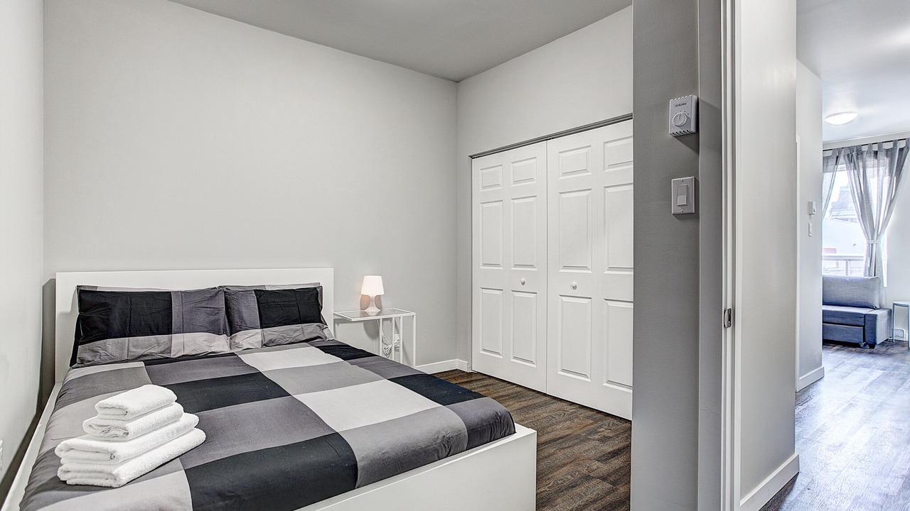 Photo of Bedroom in Cote-Des-Neiges—Notre-Dame-De-Grace