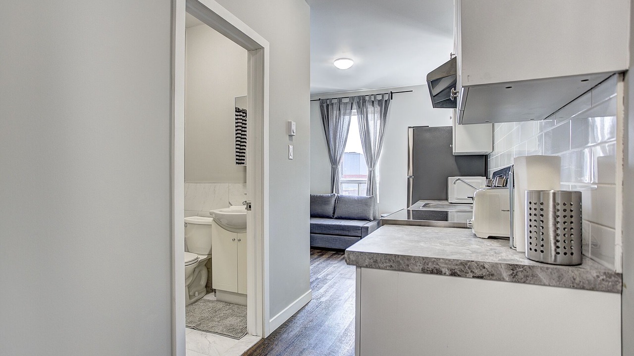 Photo of Livingroom in Cote-Des-Neiges—Notre-Dame-De-Grace