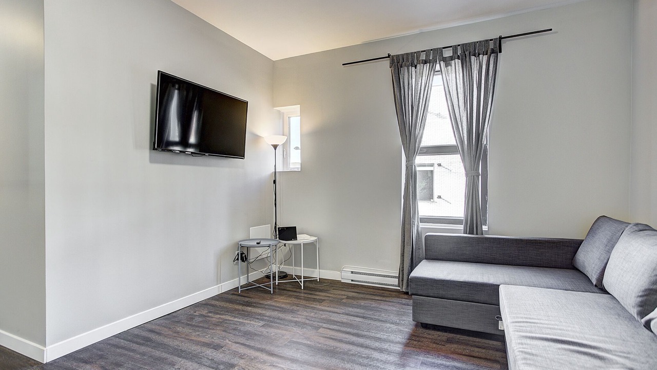 Photo of Livingroom in Cote-Des-Neiges—Notre-Dame-De-Grace