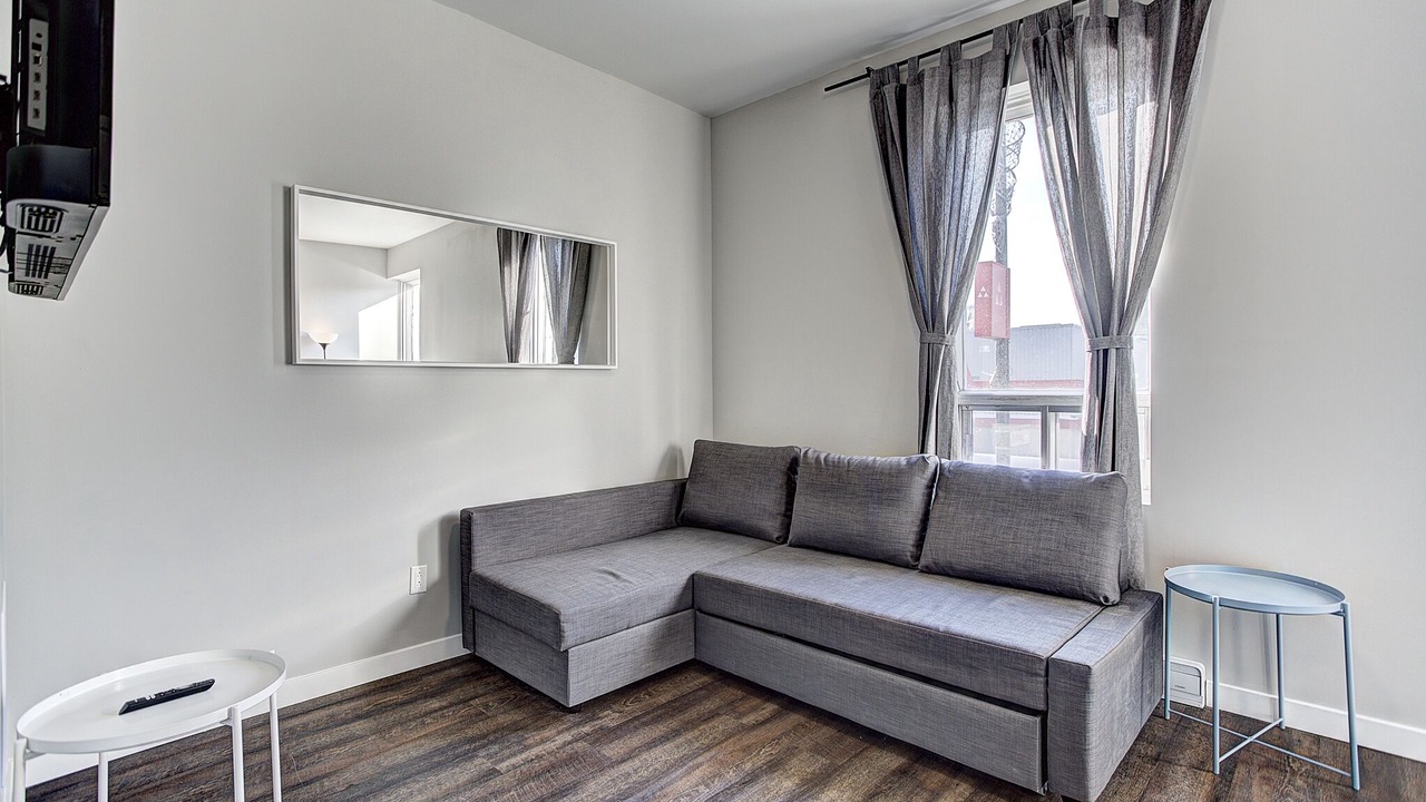 Photo of Livingroom in Cote-Des-Neiges—Notre-Dame-De-Grace