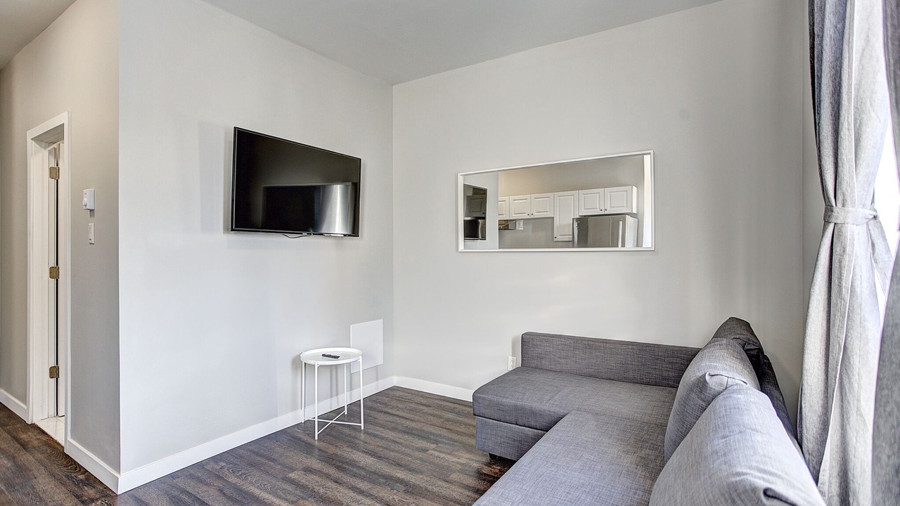 Photo of Livingroom in Cote-Des-Neiges—Notre-Dame-De-Grace