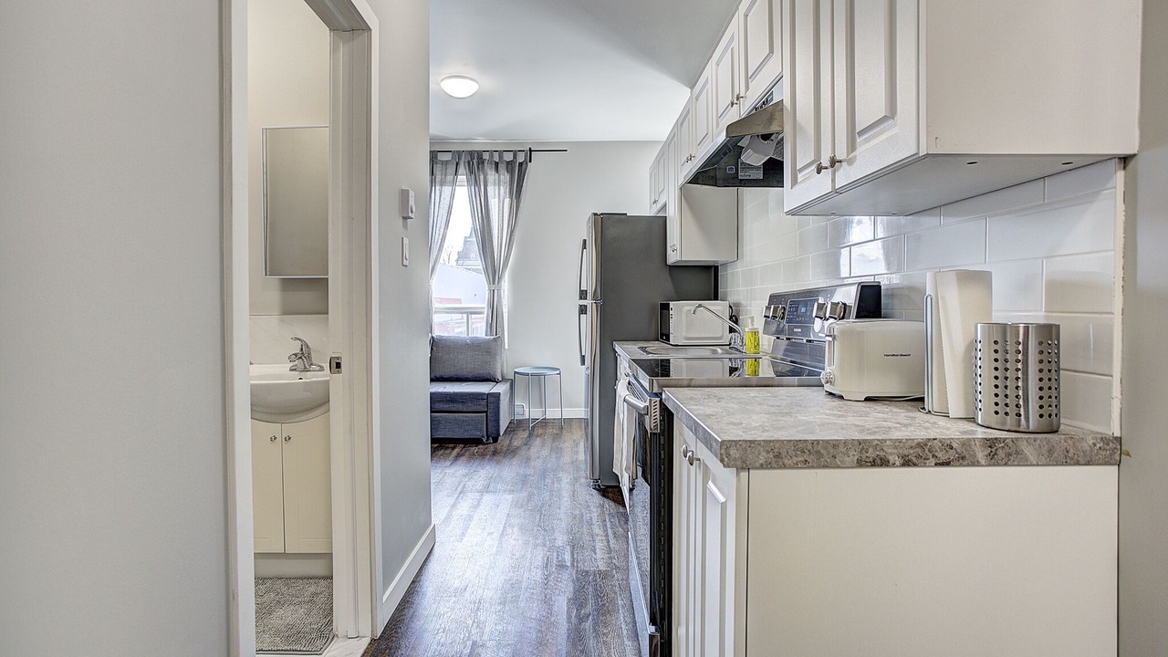 Photo of Livingroom in Cote-Des-Neiges—Notre-Dame-De-Grace