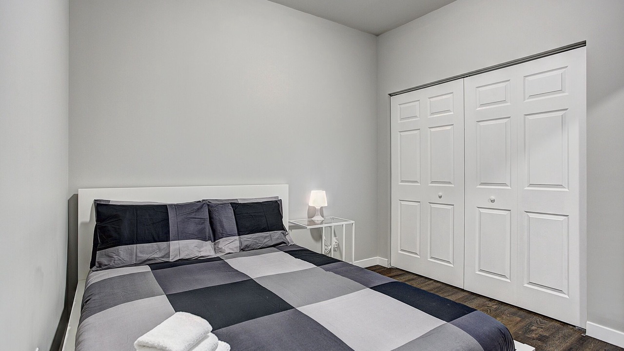 Photo of Bedroom in Cote-Des-Neiges—Notre-Dame-De-Grace