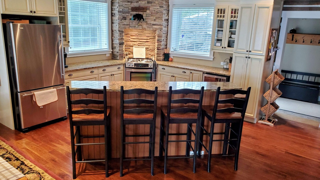 Photo of Kitchen in Dysart et al